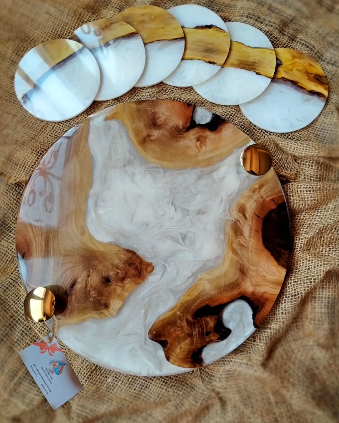 سینی سفید صدفی و زیر لیوانی