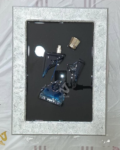 تابلوی عطر مردانه